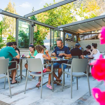 Aphrodite Konukevi 4*